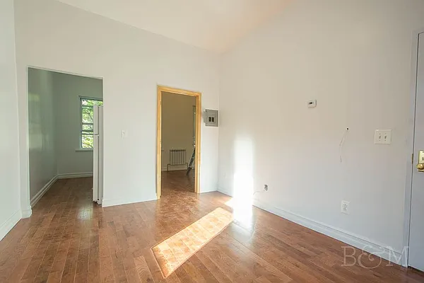 Rented by Brick&Mortar | media 36