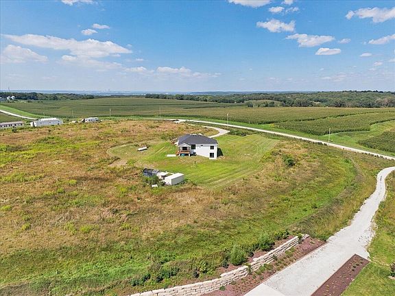 5th image of 22561 Applewood Rd