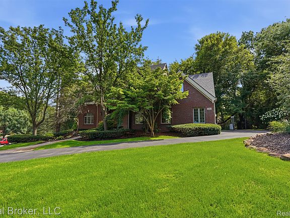 2nd image of 5380 Fieldstone Ct
