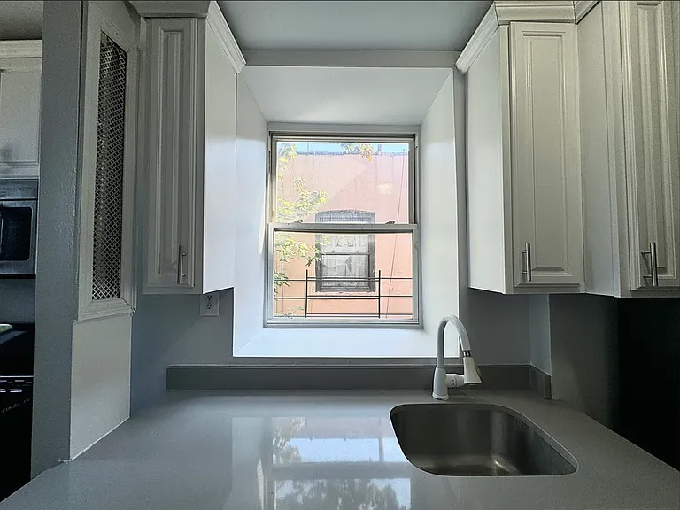 5 Macdonough St #3L — Photo 17