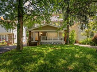 1067 Rushleigh Rd, Cleveland Heights, OH 44121