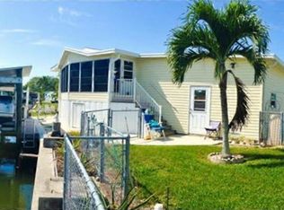 836 Oak St, Fort Myers Beach, FL 33931