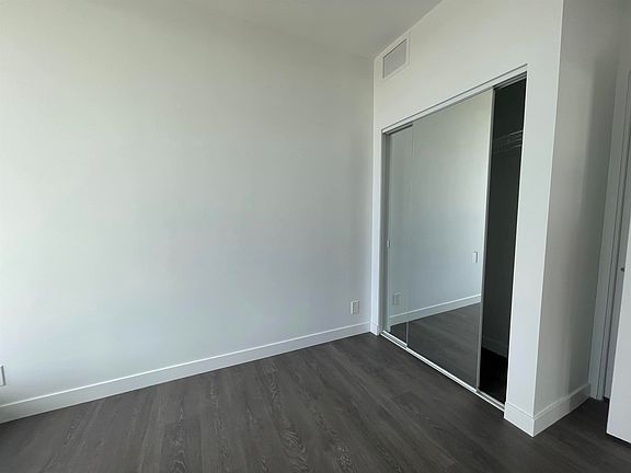 4th image of 567 Clarke Rd #1509