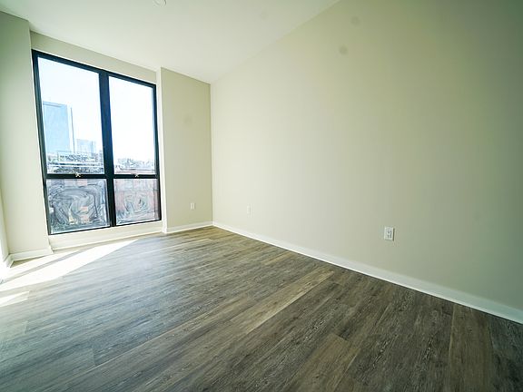 5th image of 10 Blackwood St #302