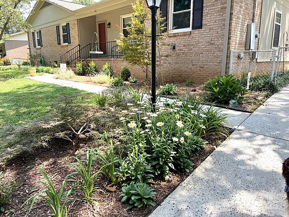 5th image of 2141 Greenleaf Dr