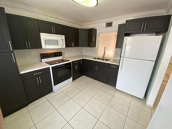 Newly remodeled kitchen.