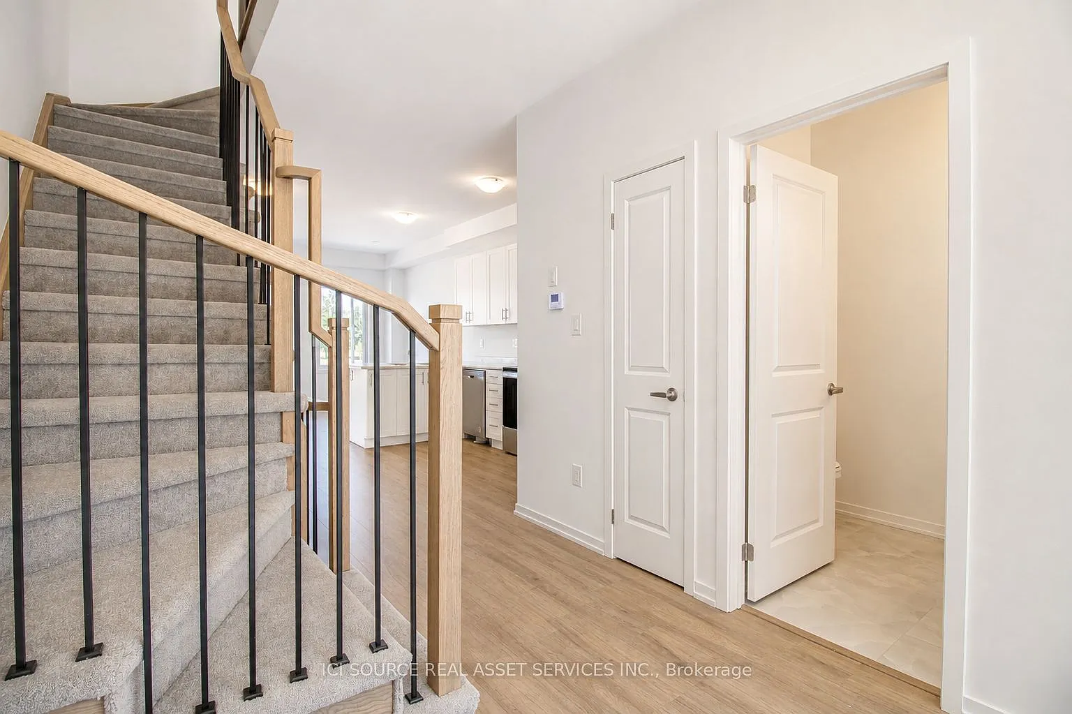 4 bed, $3,200 — Photo 3