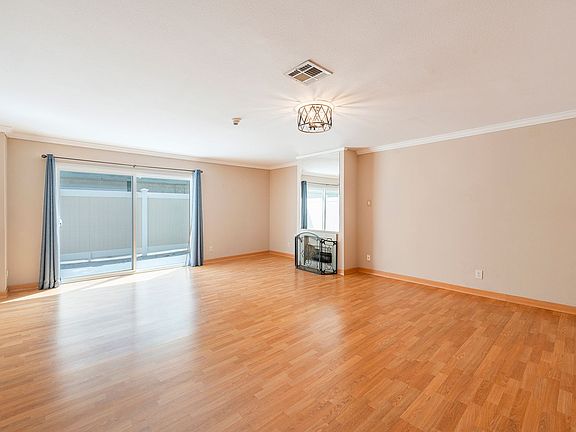 2nd image of 1911 Mathews Ave