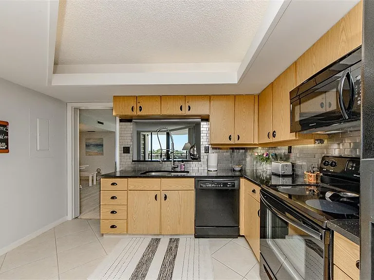 690 Island Way #507 — Photo 22