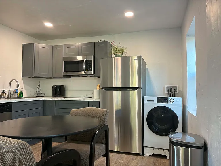 2435 N Edith Blvd — Photo 3