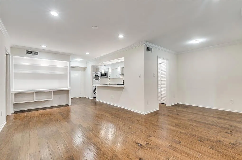 1 bed, 1.0 bath, 894 sqft, $1,875 — Photo 1