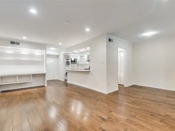 357 N Post Oak Ln APT 304, Houston, TX 77024