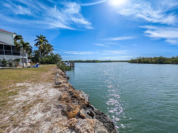 5th image of 739 Palm Point Dr