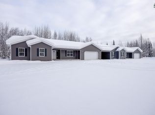 4045 Lakewood Loop, North Pole, AK 99705
