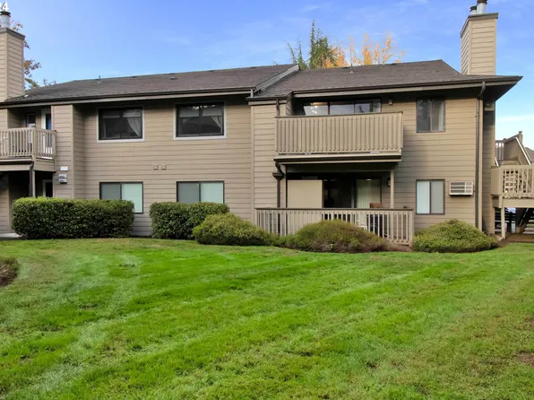 1953 Lake Isle Dr, Eugene, OR 97401