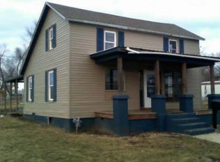 239 E Prairie St, Roodhouse, IL 62082