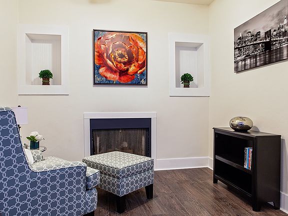 3rd image of 1123 N Formosa Ave