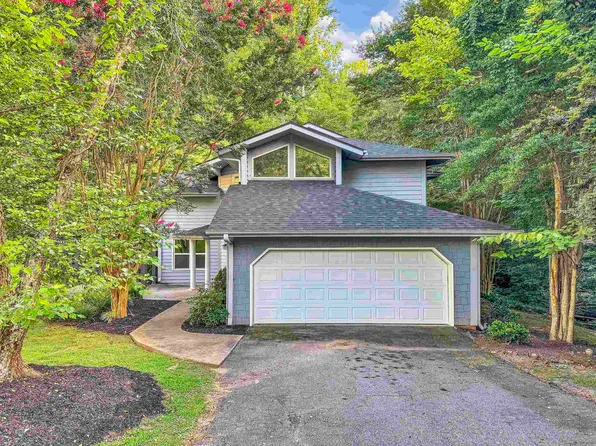 24 Old House Ln, Spartanburg, SC 29302