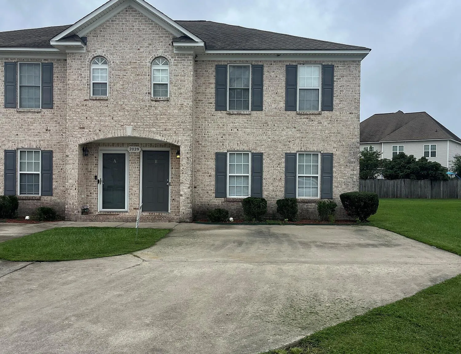 3 bed, 2.5 bath, 1584 sqft, $1,600 — Photo 1