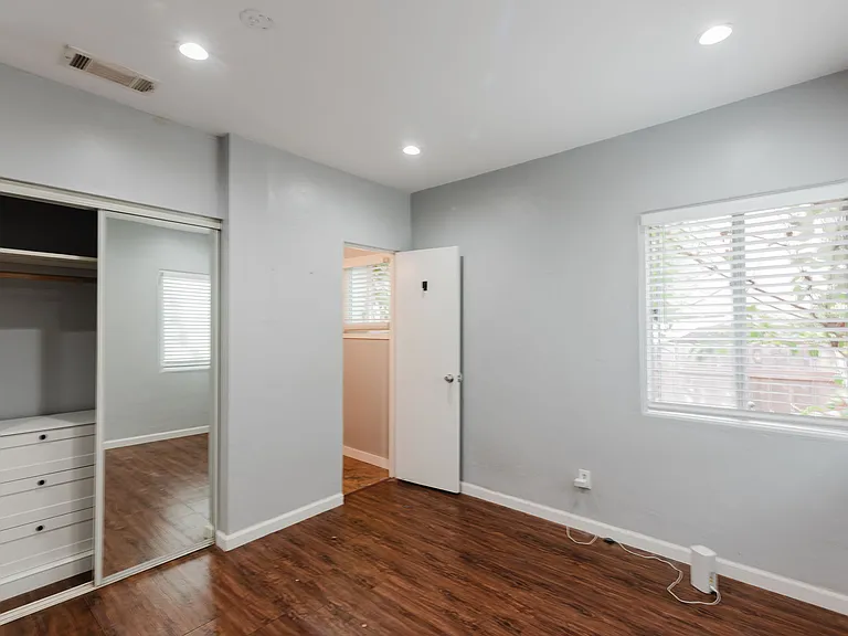 2251 Felspar St — Photo 15