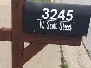 3245 W Scott St, Springfield, MO 65803