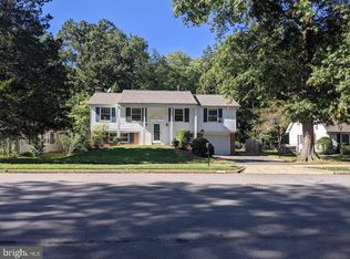 13014 Maple View Ln, Fairfax, VA 22033