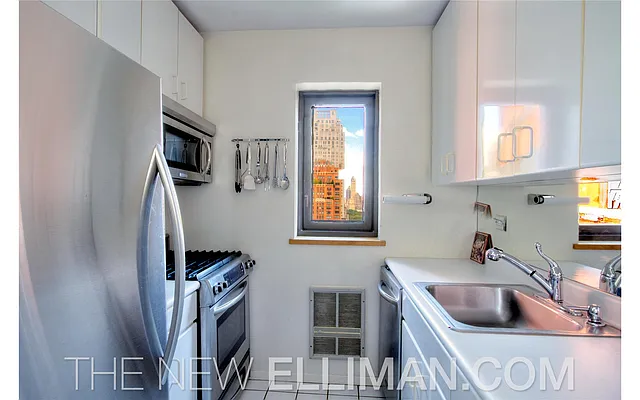 Sold by Douglas Elliman | media 16