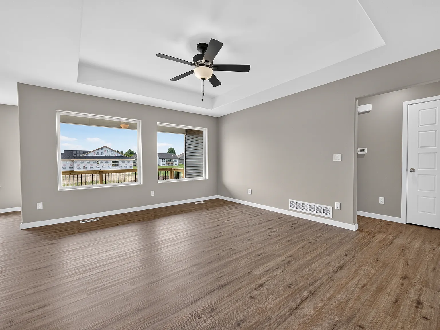 3 bed, 2500 sqft, $3,300 — Photo 4