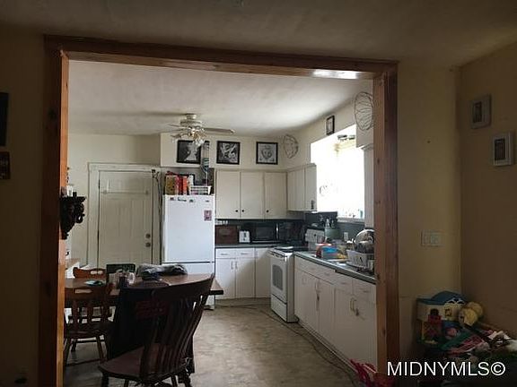 2nd image of 1688 Seymour Ave