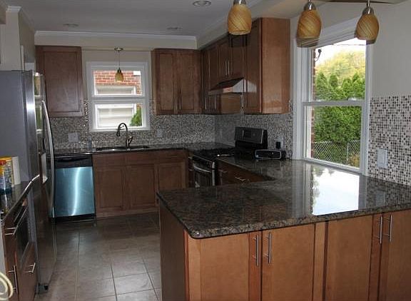 4th image of 10484 Elgin Ave