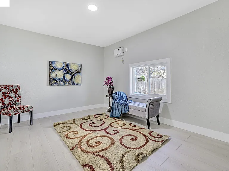 2834 Abbey St — Photo 14