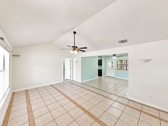 5th image of 105 Riverpark Dr S