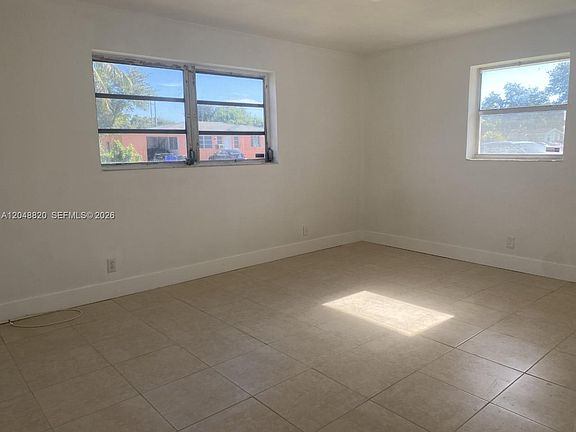 3rd image of 5904 SW 27th St