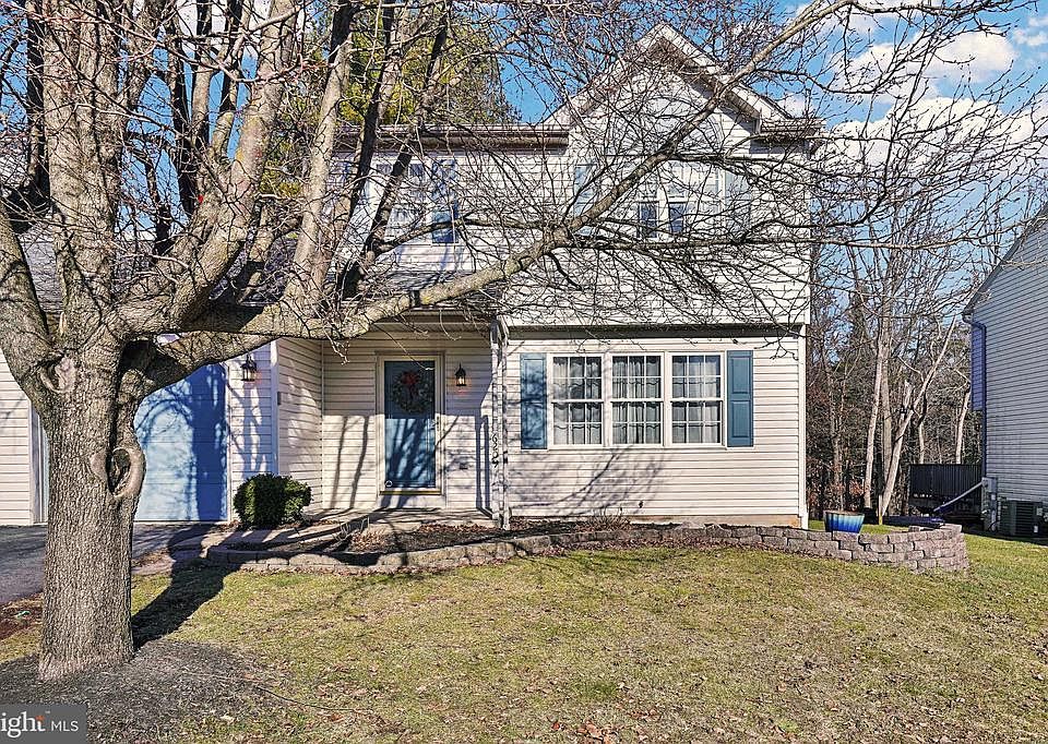 1st image of 6209 Pond View Dr
