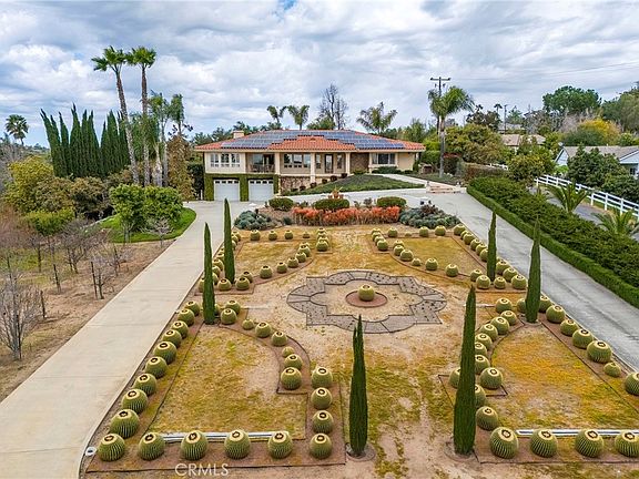 4th image of 2740 Los Alisos Dr