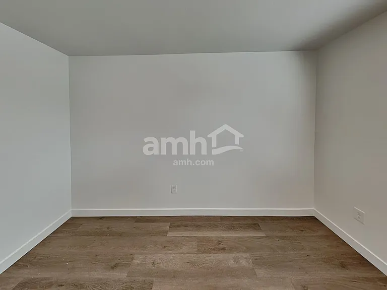 12638 W Flynn Ln — Photo 10