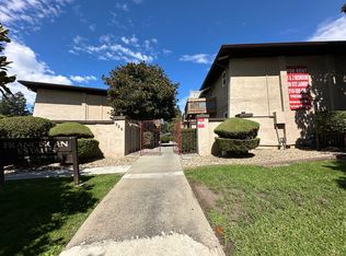 320 Franciscan Ct APT 15, Fremont, CA 94539