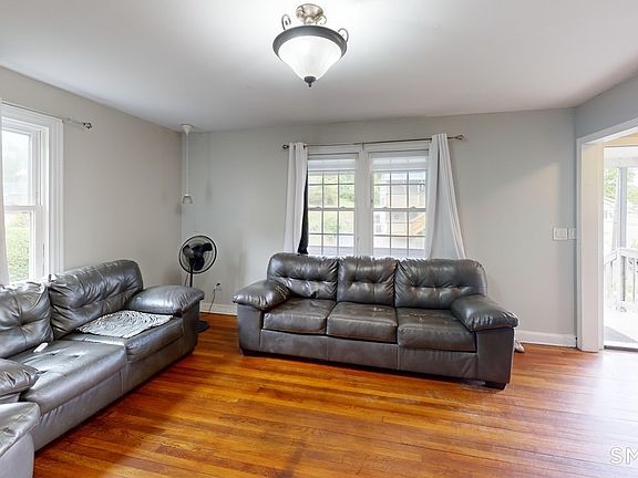 4th image of 52 Andrews Street
