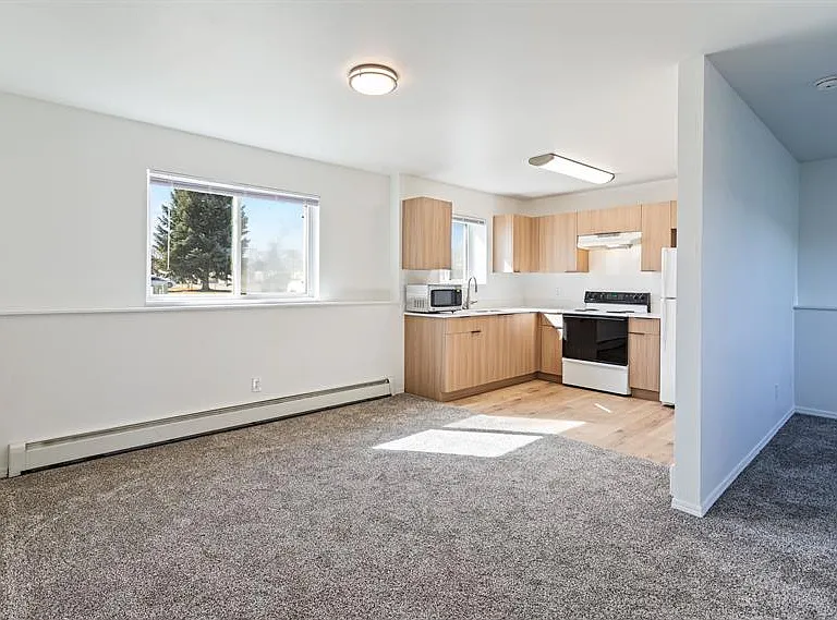 North Russell Apts-1650 N Russell — Photo 30