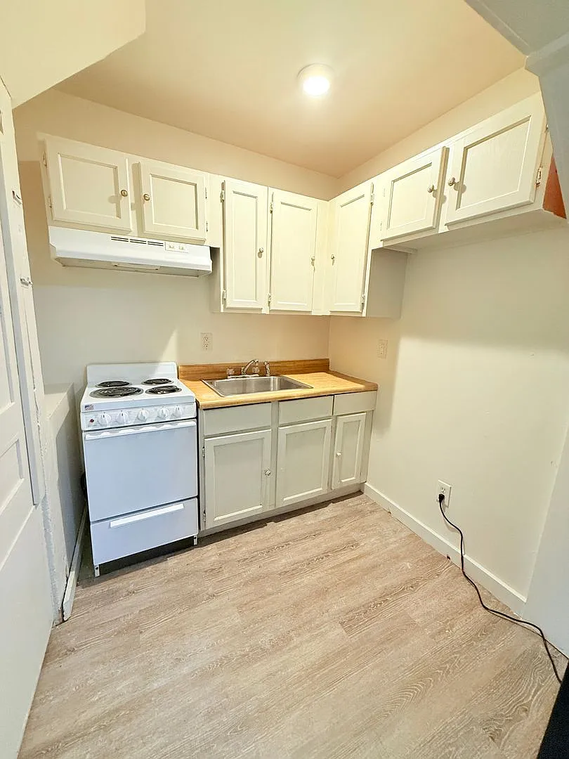 94 Malletts Bay Avenue — Photo 3