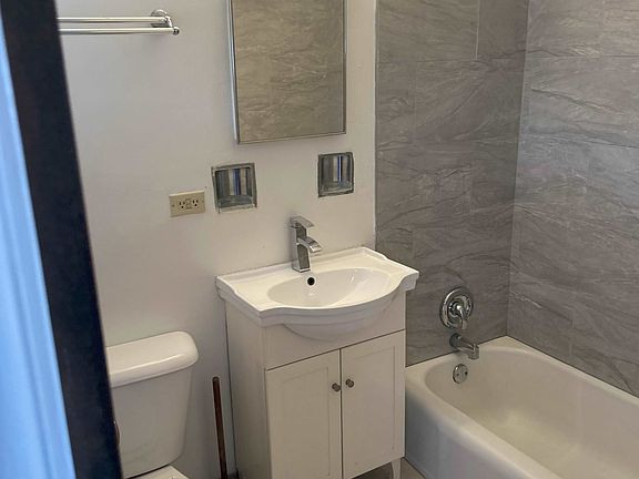 4th image of 120 N Waller Ave #3