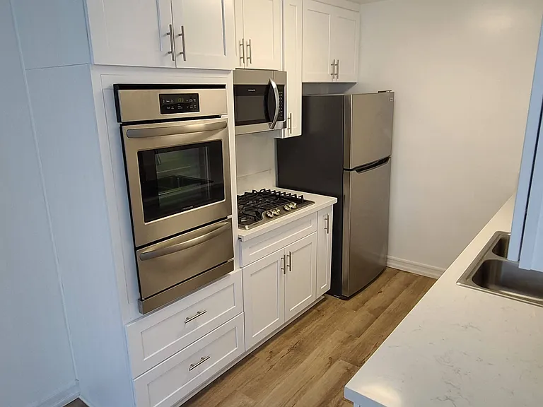 Brentwood Towers — Photo 9