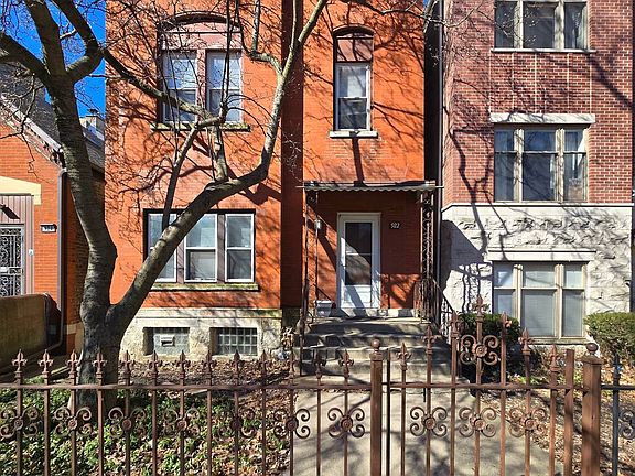 2nd image of 922 S Claremont Ave #1