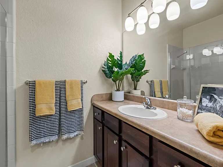 Cumberland Park Apartments — Photo 7
