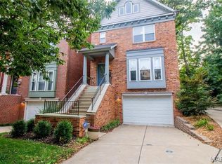 2121 Franz Park Ln, Saint Louis, MO 63139