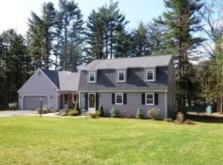 14 Maplewood Dr, Wilbraham, MA 01095