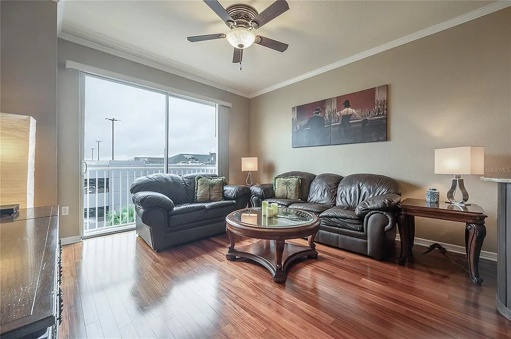 2 bed, 2.0 bath, 1184 sqft, $2,850 — Photo 2
