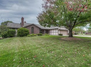 2 W 125th Ter, Kansas City, MO 64145