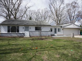 37314 N Shirley Dr, Gurnee, IL