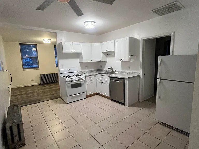 1500 W Thomas St — Photo 2